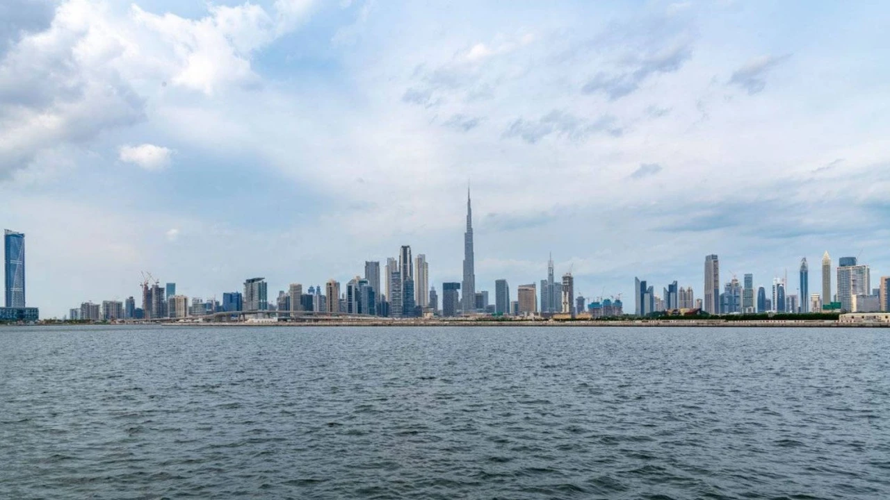 طقس الغد في الإمارات: غيوم ورطوبة ليلاً